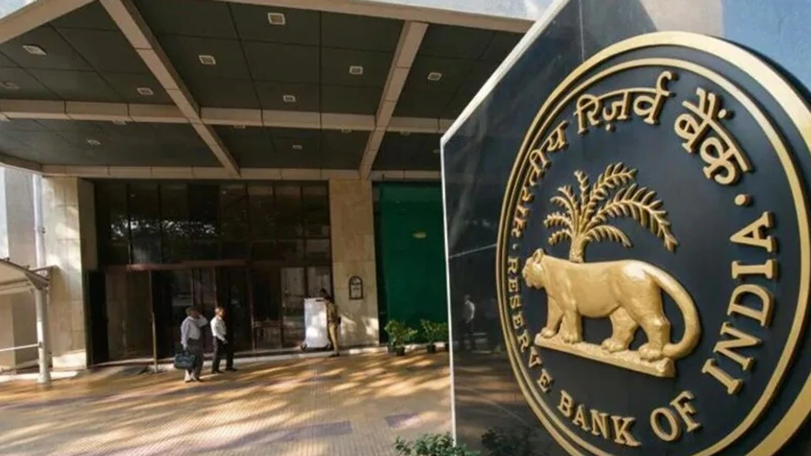 तेल कंपनियों को डॉलर बेचेगा RBI, 12 अक्टूबर को खुल रहा स्पेशल विंडो
