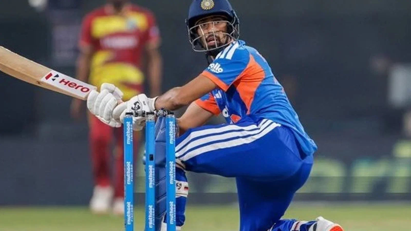 द न्यूज़ 100 डेस्क: आखिरी ओवर में 3 चौके जड़कर प्रिंस यादव ने मचाई धूम, श्रीसंत से जुड़ा समाचार चित्र