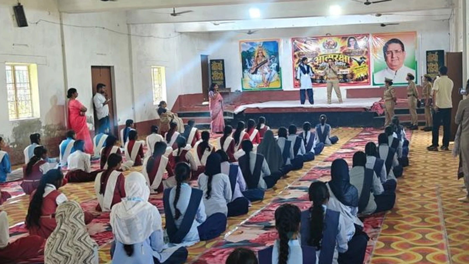 द न्यूज़ 100 डेस्क: घोसी में छात्राओं को महिला सुरक्षा के प्रति जागरूक किया से जुड़ा समाचार चित्र