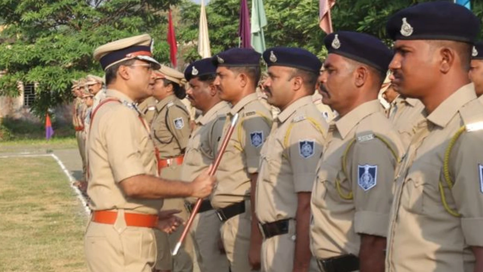 IG अनुराग ने किया आलीराजपुर के थानों का निरीक्षण: परेड ग्राउंड में जवानों से चर्चा; क्राइम मीटिंग में लंबित