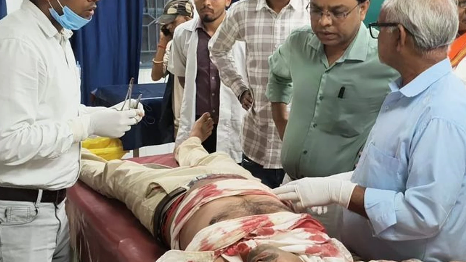 द न्यूज़ 100 डेस्क: कैमूर में देर रात पिकअप चालक को गोली मारी से जुड़ा समाचार चित्र
