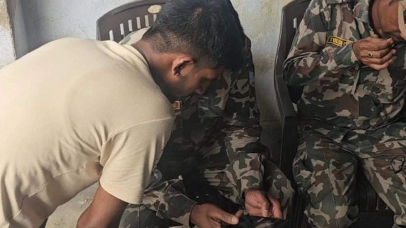 द न्यूज़ 100 डेस्क: कोडरमा में दिल्ली से लौटे मजदूर को ठगों ने लूटा से जुड़ा समाचार चित्र