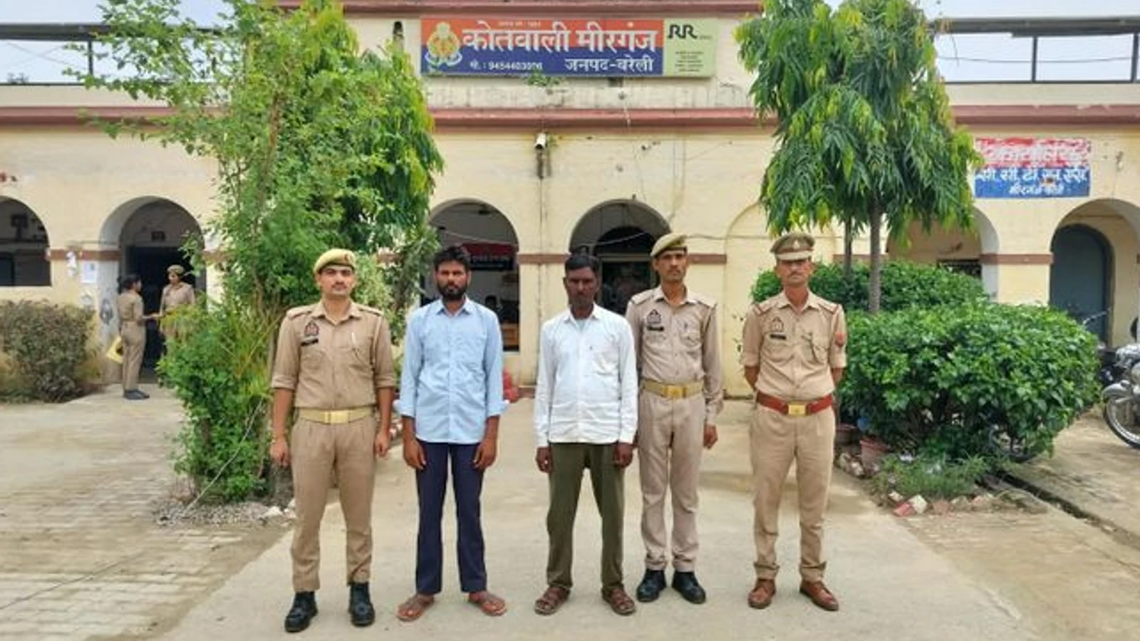द न्यूज़ 100 डेस्क: मीरगंज पुलिस ने दो वारंटियों को किया गिरफ्तार से जुड़ा समाचार चित्र