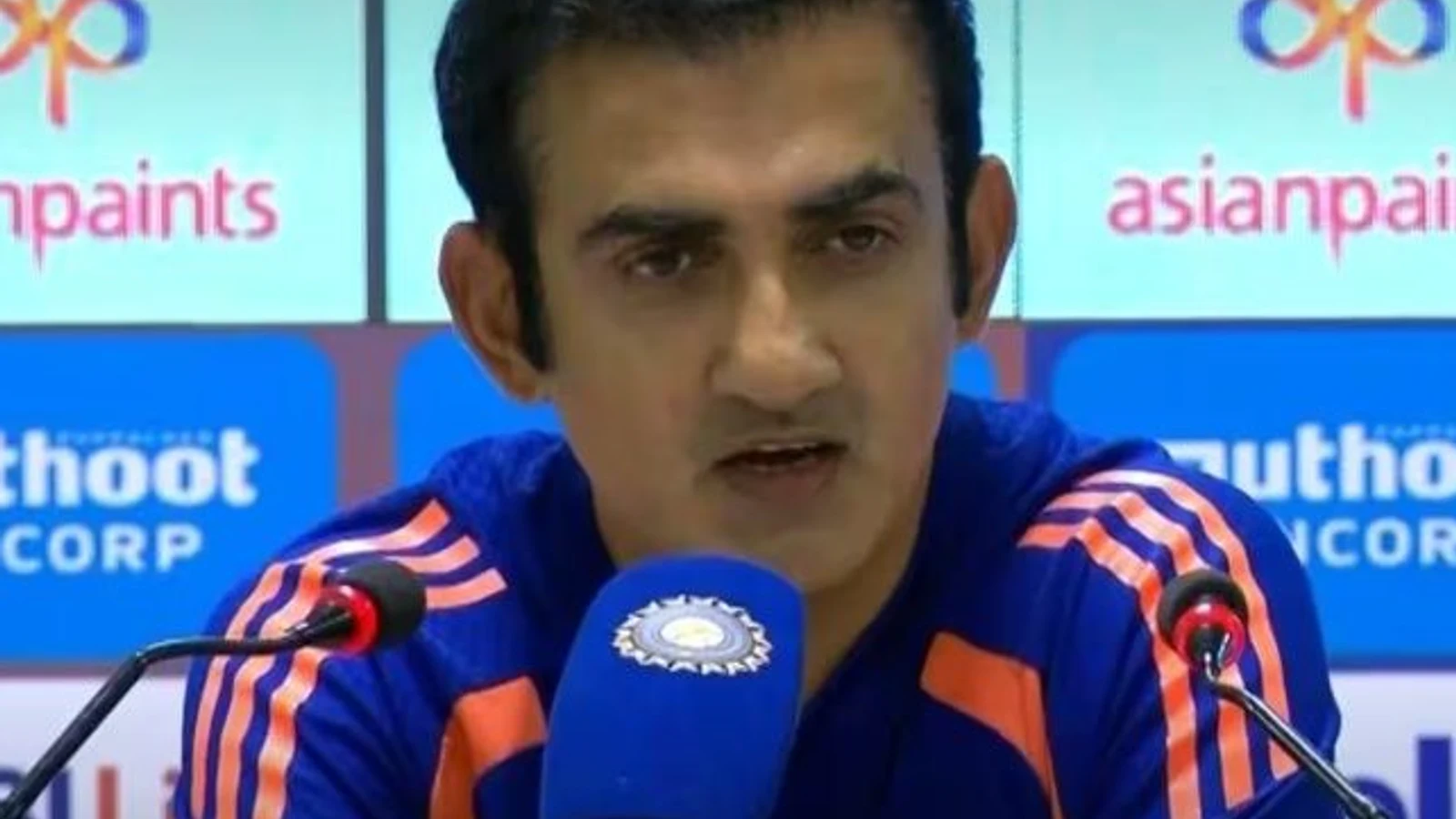 द न्यूज़ 100 डेस्क: गंभीर ने हफ्ते में दूसरी बार पिच पर सवाल उठाया से जुड़ा समाचार चित्र