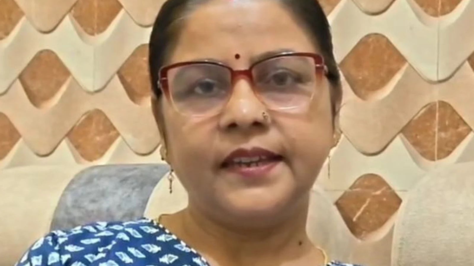 द न्यूज़ 100 डेस्क: उन्नाव की संगीता पांडेय बच्चों को दे रहीं शिक्षा से जुड़ा समाचार चित्र