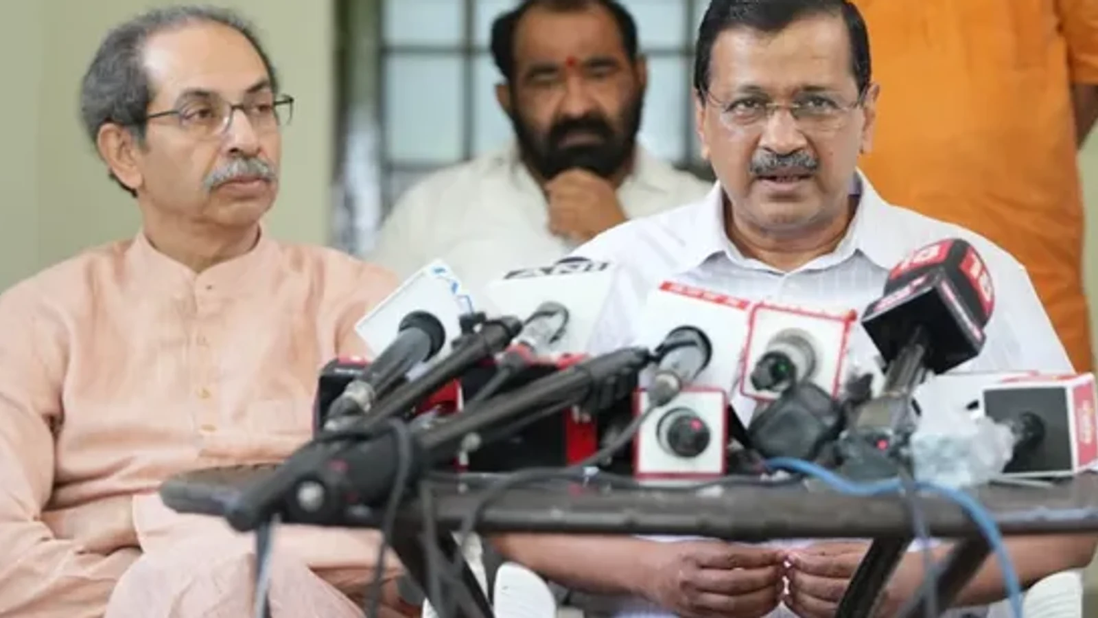 'मतभेद भूलें, साथ आएं', शिवसेना की अपील पर क्या इंडी गठबंधन का साथ देंगे AAP और DMK?