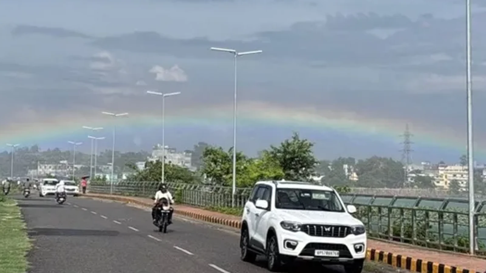 Weather Today: लखनऊ सहित पूरे उत्तर प्रदेश में कल से फिर बदलेगा मौसम, तेज धूप निकलने के आसार