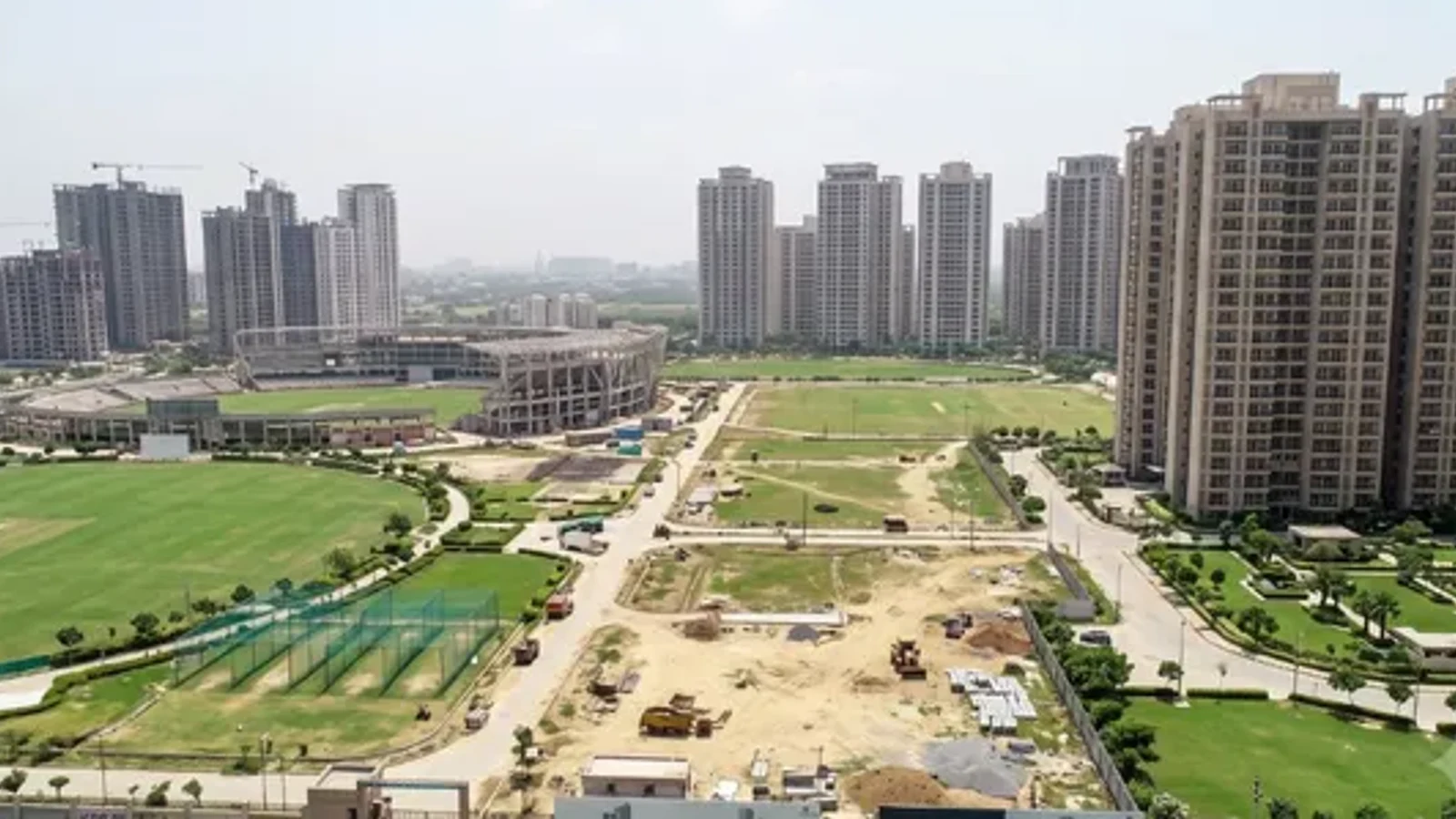 सुप्रीम कोर्ट में नोएडा स्पोर्ट्स सिटी के तीन मामलों की सुनवाई की तारीखें तय, नियुक्त हुए 3 नोडल वकील