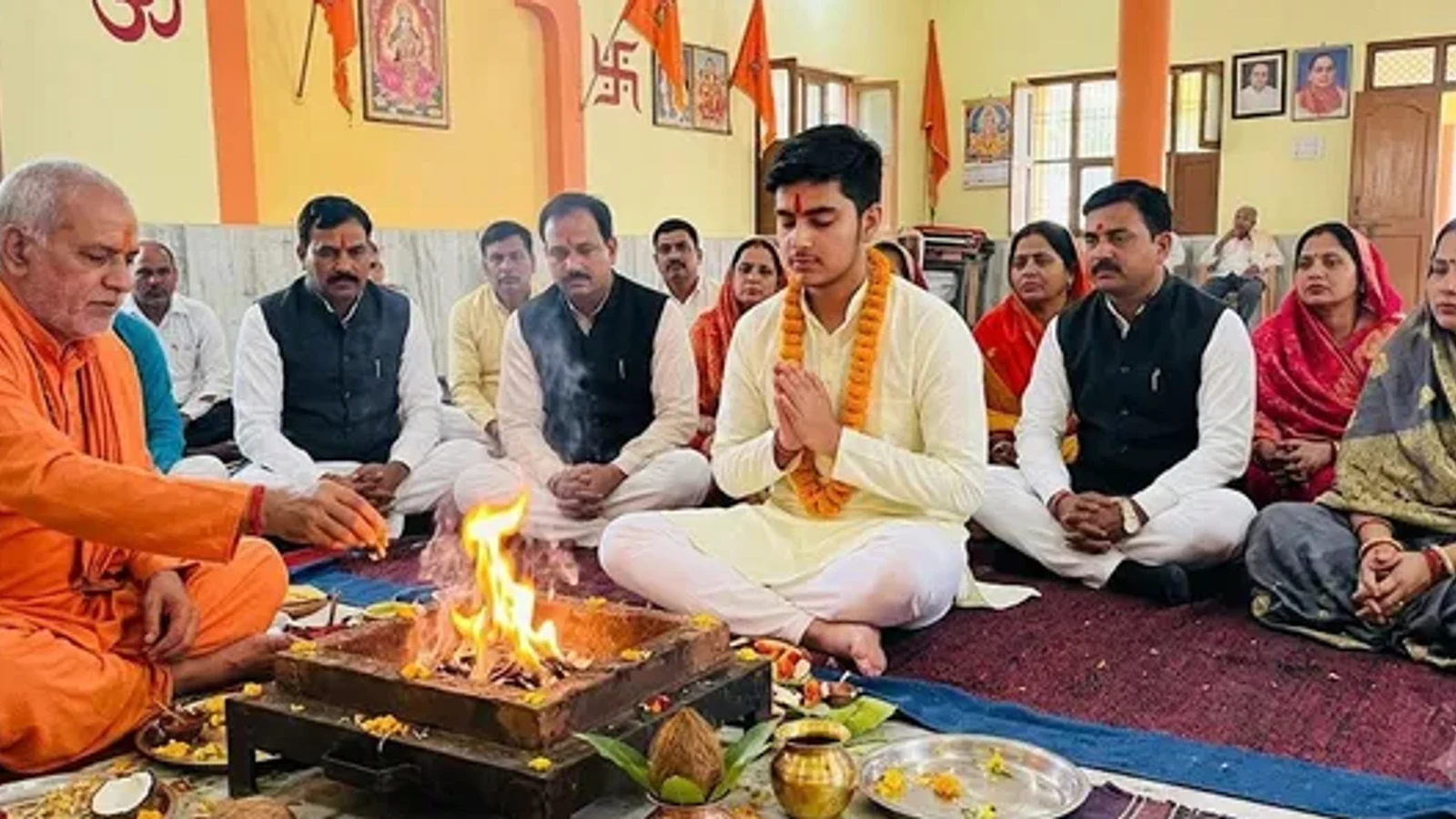 द न्यूज़ 100 डेस्क: फिरोजाबाद में 19 साल का फैसल खान बना ईशान, आर्य समाज मंदिर में की 'घर वापसी'; पूर्वजों को लेकर किया बड़ा दावा से जुड़ा समाचार चित्र