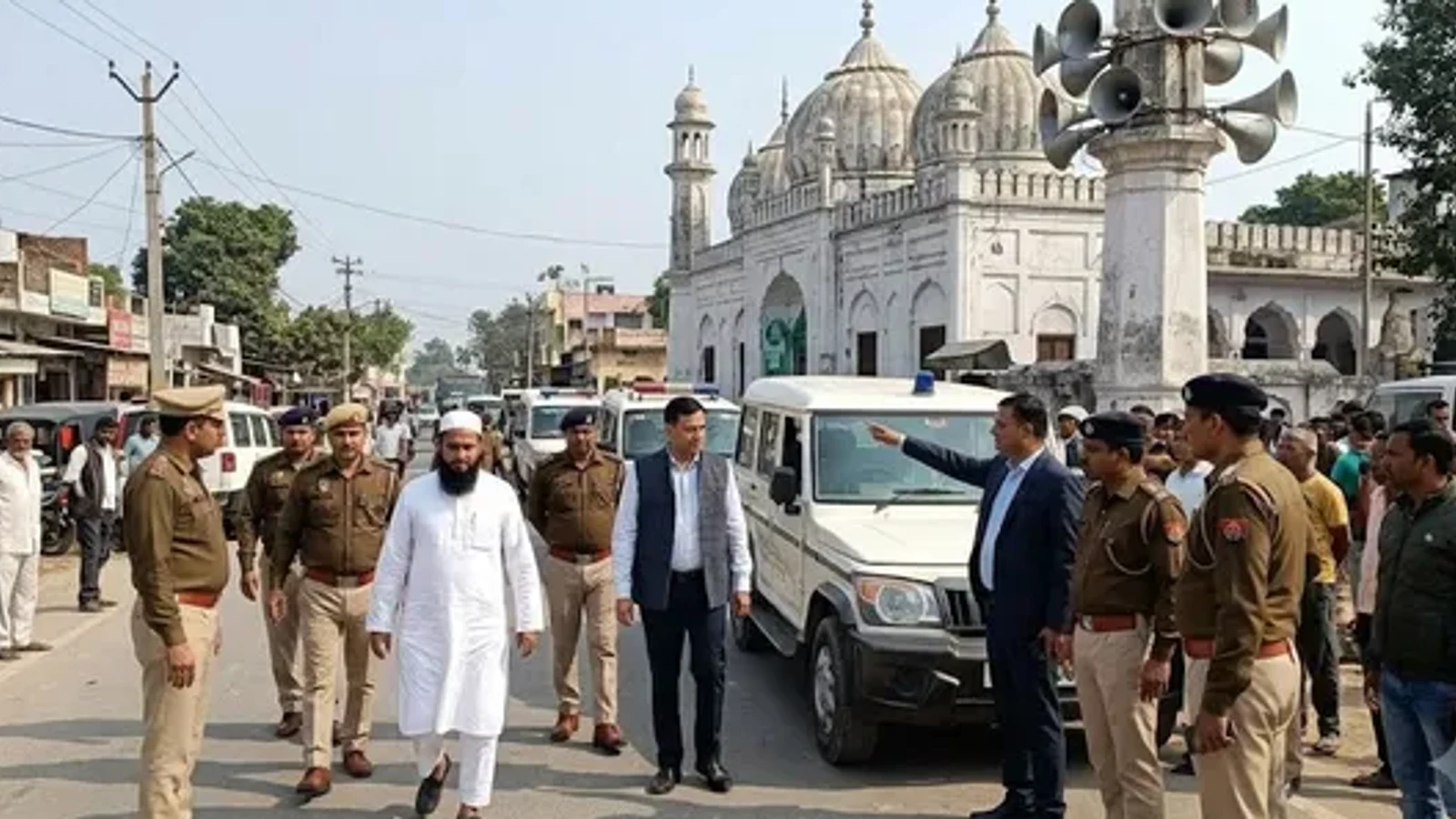 द न्यूज़ 100 डेस्क: बिजनौर में मस्जिद पर हाई वॉल्यूम में लाउडस्पीकर बजाने पर मौलवी को भेजा जेल, DM से जुड़ा समाचार चित्र