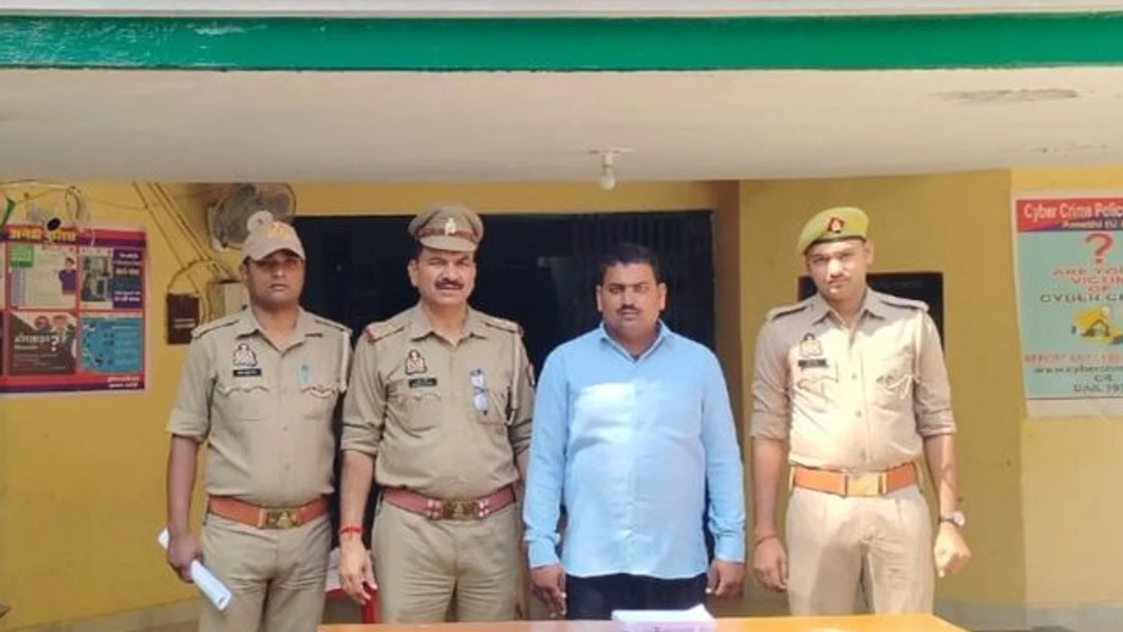 14 मुकदमों वाला शातिर बदमाश गिरफ्तार: 'ऑपरेशन चक्रव्यूह' में कार्रवाई, अंतरजनपदीय आरोपी के पास मिला तमंचा