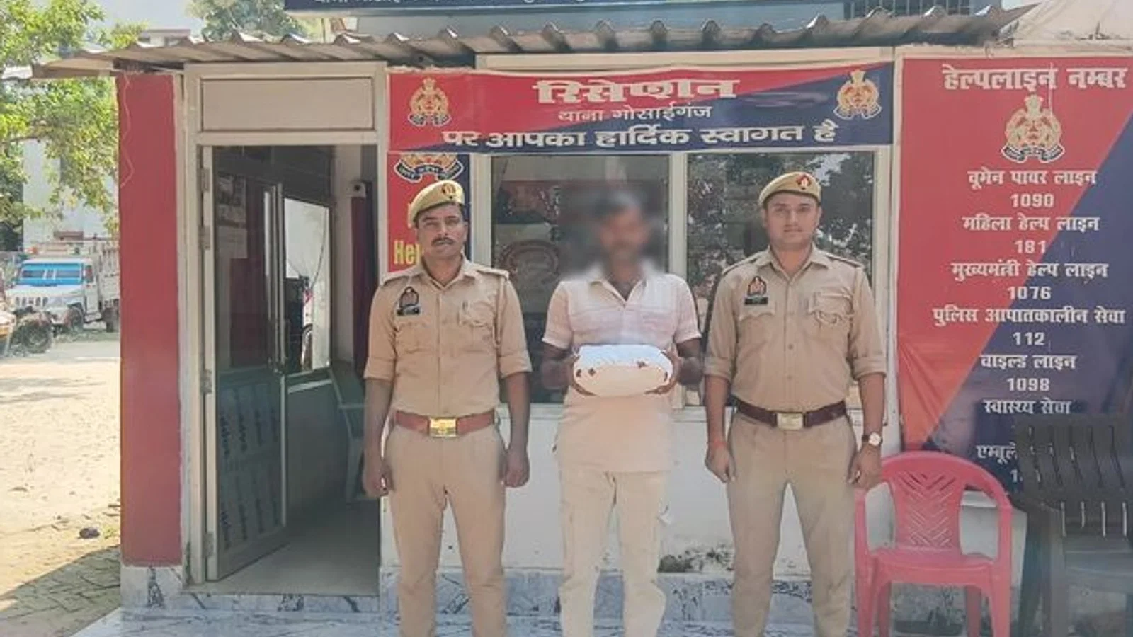 2 किलो गांजे के साथ एकलाख गिरफ्तार: गोसाईंगंज में सलारपुर रोड पर पकड़ा गया, आरोपी पर पहले से 12 केस दर्ज
