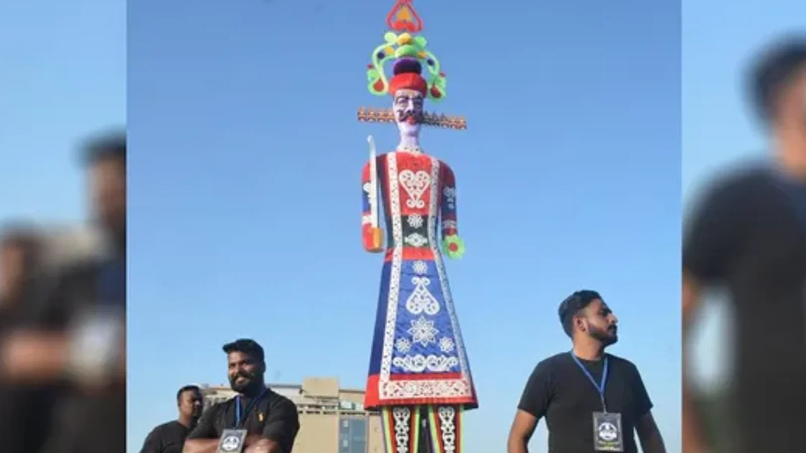 7 टन लोहे और 5000 मीटर कपड़े और 3 महीने 34 लाख की लागत से हरियाणा का सबसे ऊंचा रावण तैयार; रिमोट से होगा दहन