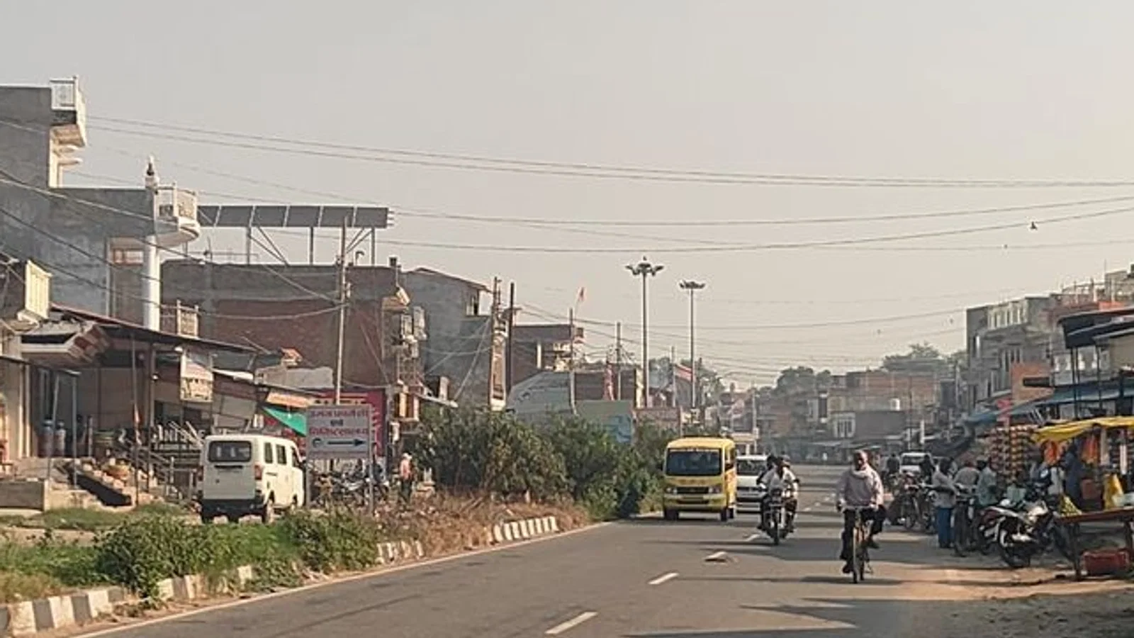 द न्यूज़ 100 डेस्क: आजमगढ़ में बुधवार को निकली तेज धूप से जुड़ा समाचार चित्र