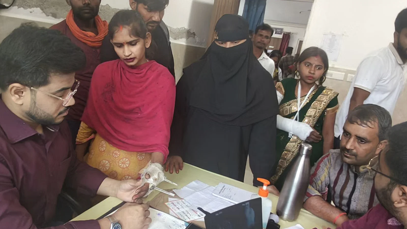 Amethi News: मौसम में बदलाव से बढ़े मरीज