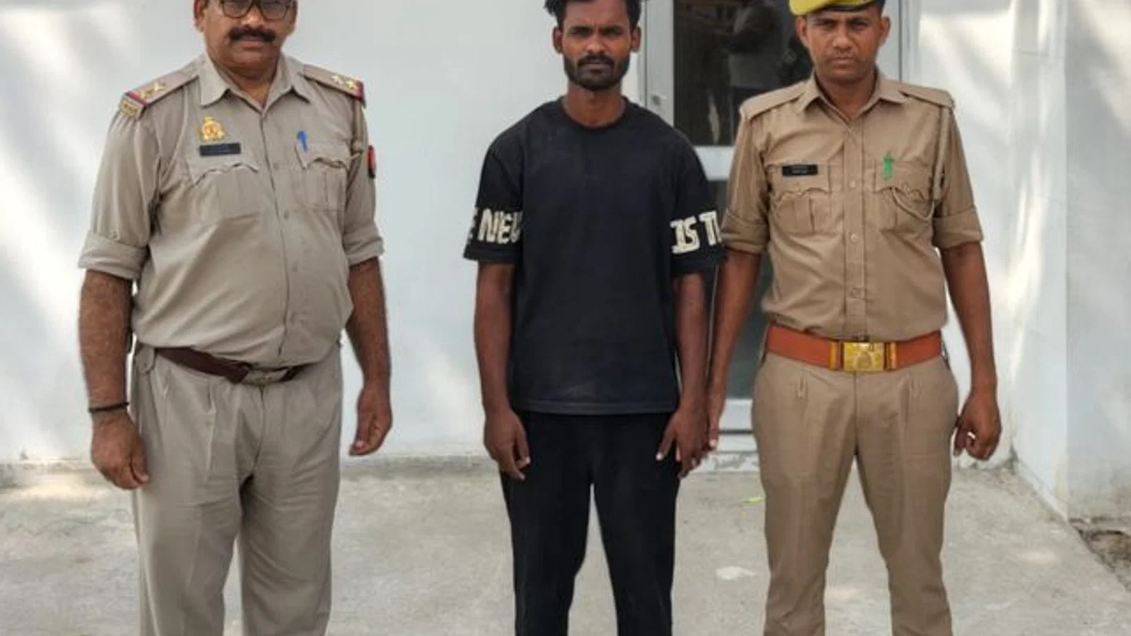 बाराबंकी में कुर्सी पुलिस ने वांछित अभियुक्त को किया गिरफ्तार, धारा 69 बीएनएस से संबंधित नितिन महमूदपुर से गिरफ्तार