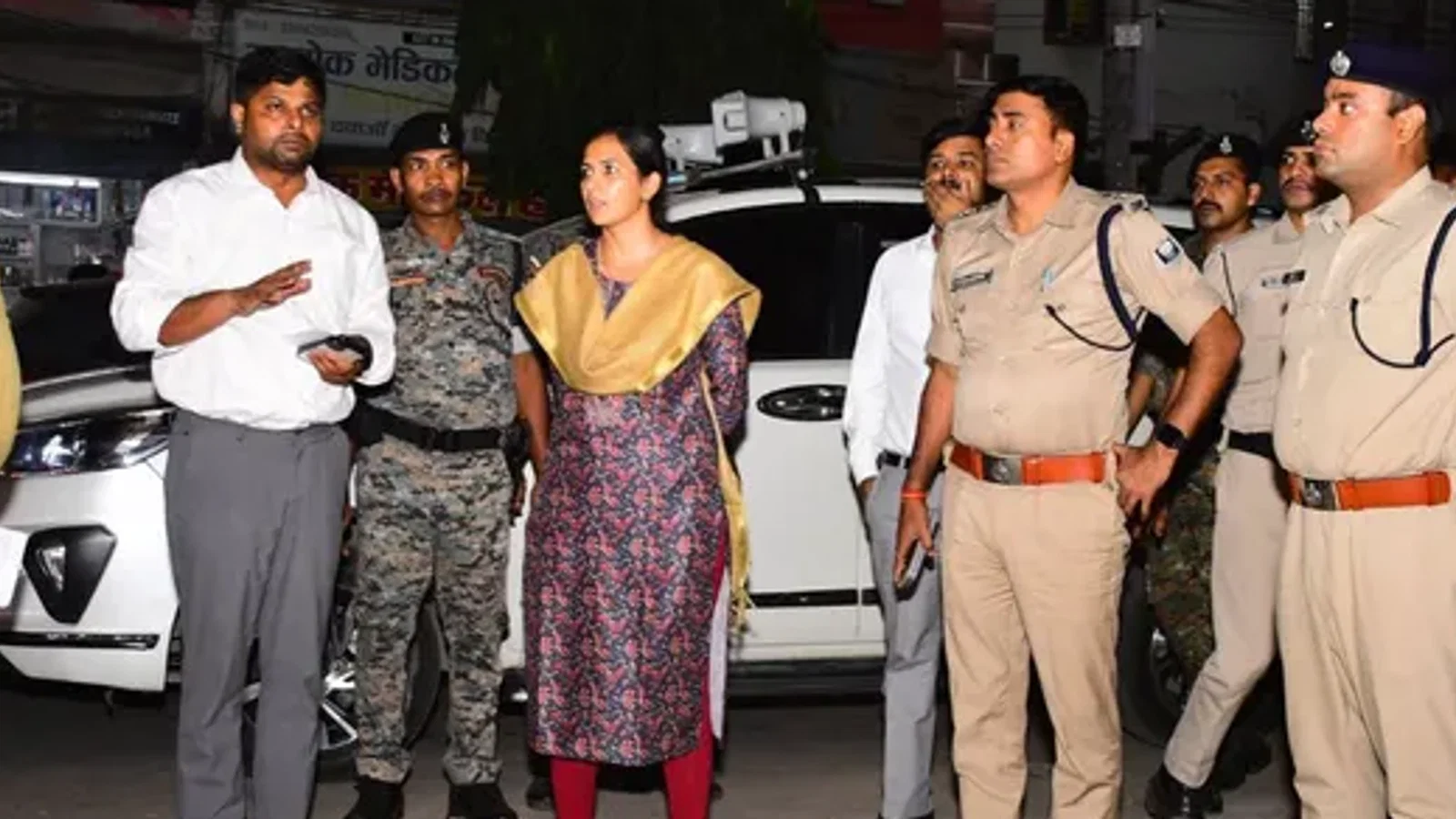 भागलपुर में यादगार बनेगा दशहरा! डीएम अलंकृता पांडेय ने संभाली कमान, पूजा पंडालों से रावण वध स्थल तक परखीं तैयारियां