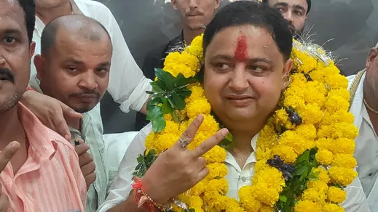 बिठूर में खिला कमल, नगर पंचायत उपचुनाव में 2483 वोटों से जीते भाजपा प्रत्याशी समरेंद्र राणा