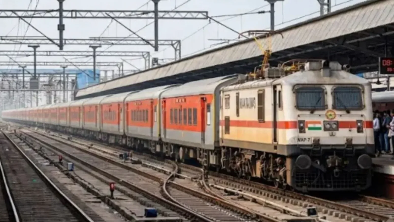 Cabinet को दी मंजूरी 78 days’ bonus for 11.4 lakh railway employees - घटनाक्रम से जुड़ा सत्यापित चित्र