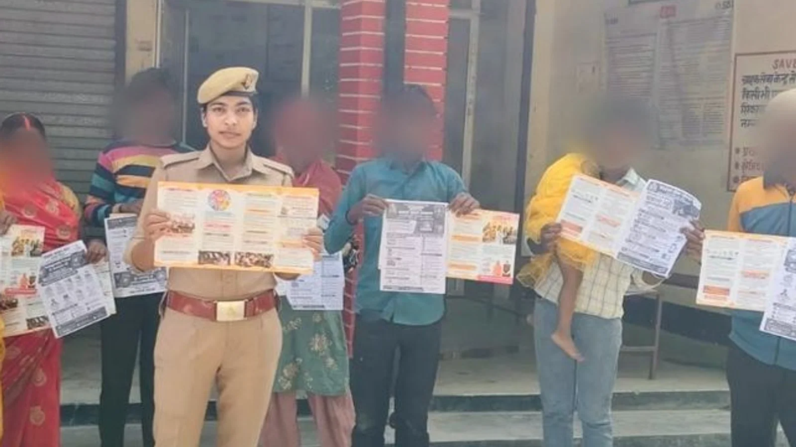 द न्यूज़ 100 डेस्क: गोंडा में साइबर जागरूकता कार्यक्रम आयोजित से जुड़ा समाचार चित्र