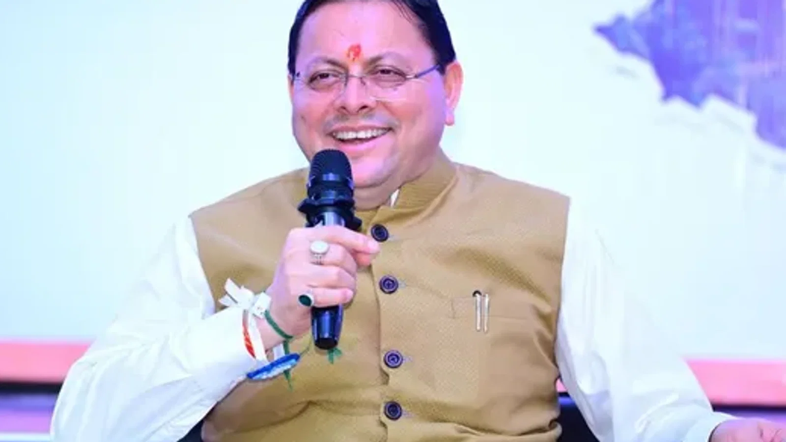 धामी सरकार की नीतियों से बढ़ा निवेश, युवाओं को मिल रहे रोजगार के नए अवसर