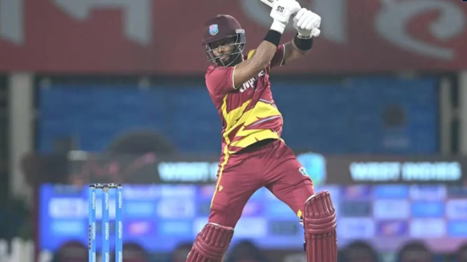 क्रिकेट: किस मिट्टी के बने हैं शाई होप? 38.3 ओवर मैदान पर बिताकर भी नहीं थके, सेंचुरी जड़ किया रिकॉर्ड की बारिश