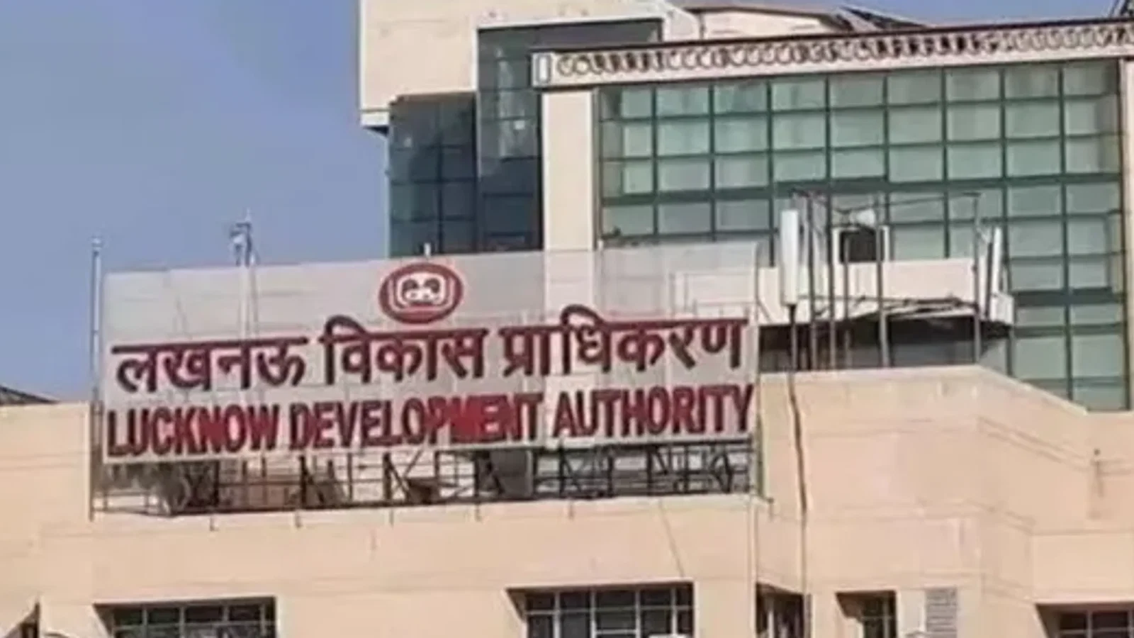 LDA के उद्यान अधिकारी से छीनी सभी अहम जिम्मेदारियां, मेन पार्कों-परियोजनाओं से जुड़े कामों से हटाया; निलंबन की तैयारी