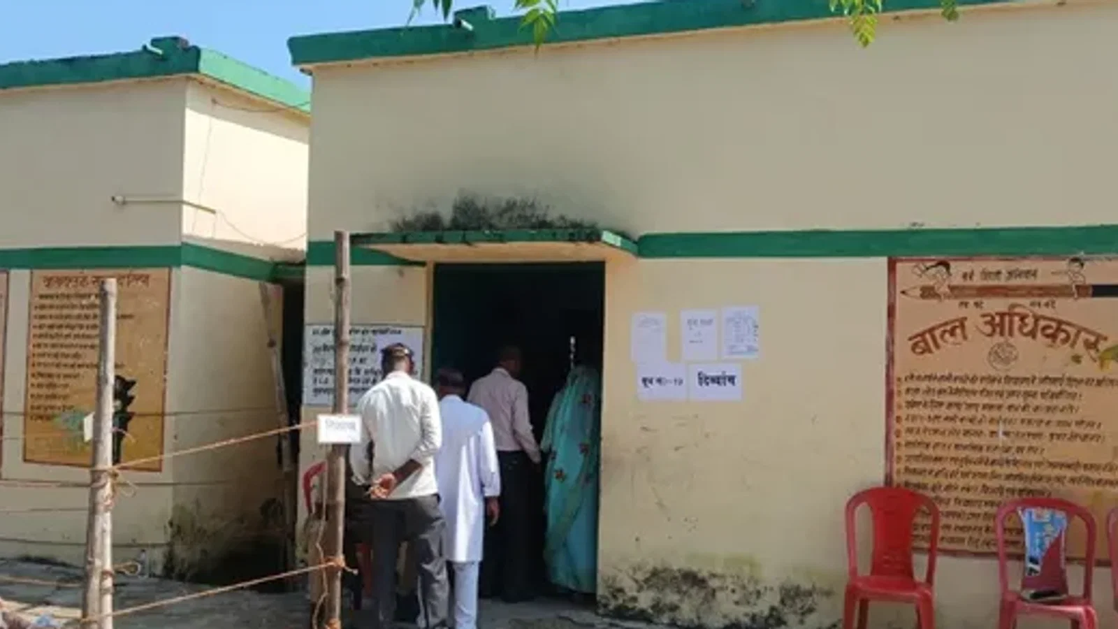 महराजगंज सभासद उपचुनाव: अब तक 34.03 प्रतिशत के संबंध में नया अपडेट मतदान, कड़ी सुरक्षा के बीच वोटिंग जारी