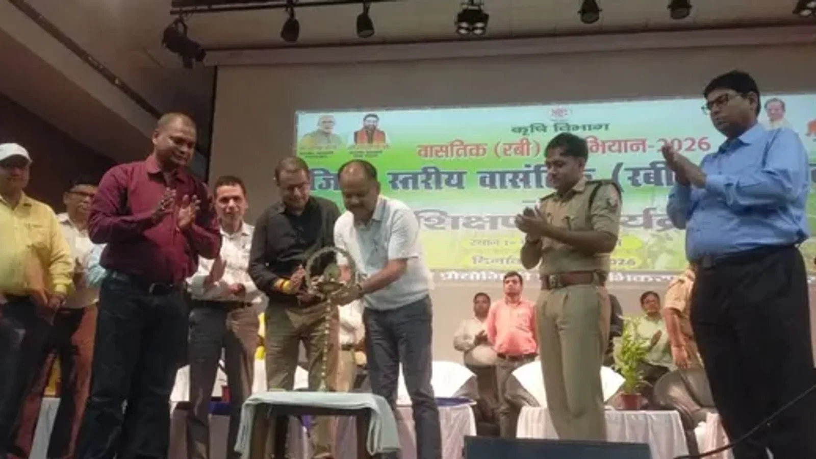मखाना से बदलेगी सहरसा के किसानों की तकदीर, डीएम ने बताया प्लान, श्री अन्न की खेती पर भी जोर