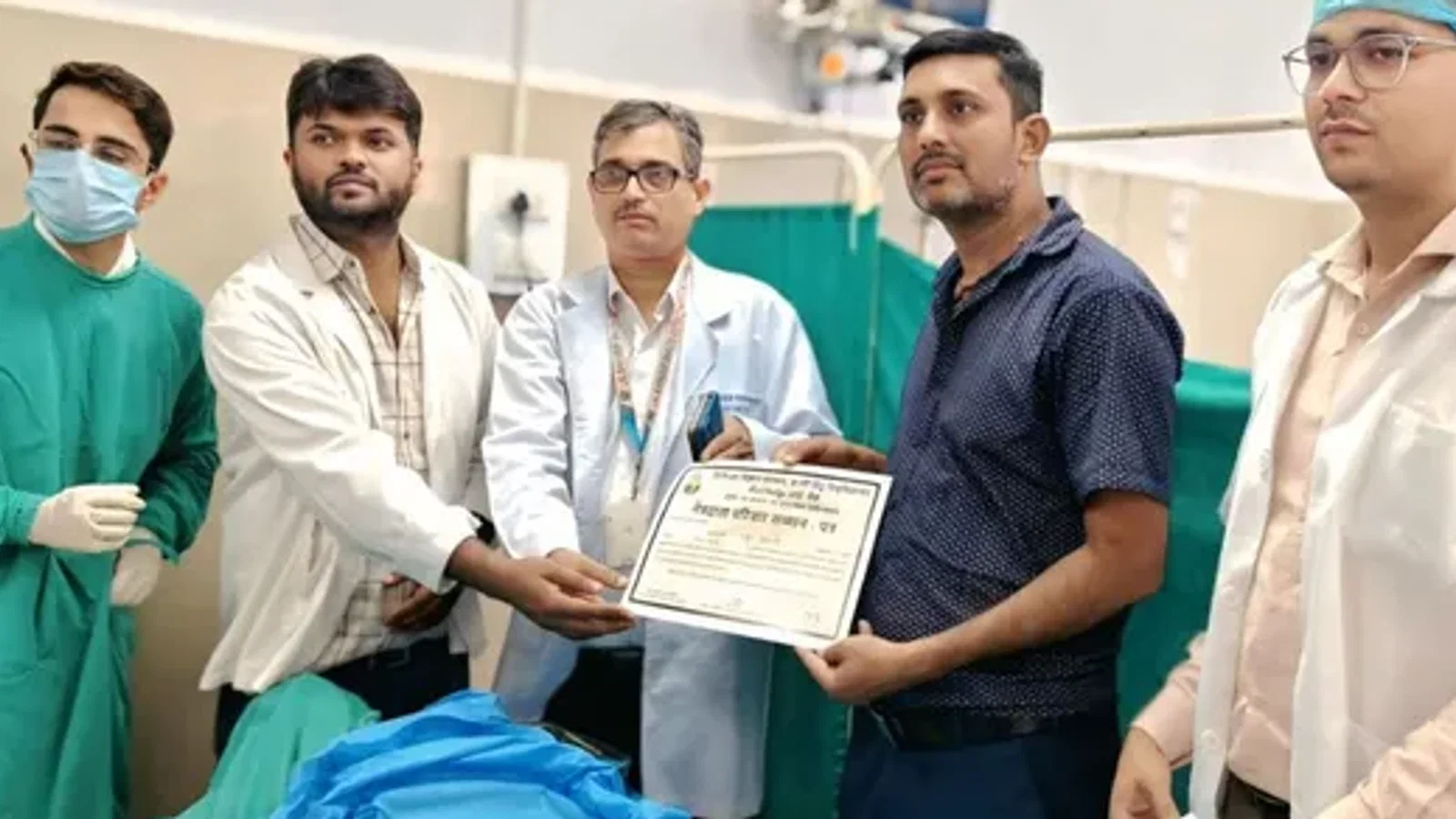 द न्यूज़ 100 डेस्क: मौत के बाद भी दो लोगों की जिंदगी रोशन कर गए बिहार के ददन तिवारी, परिवार ने नेत्रदान कर पेश की मिसाल से जुड़ा समाचार चित्र