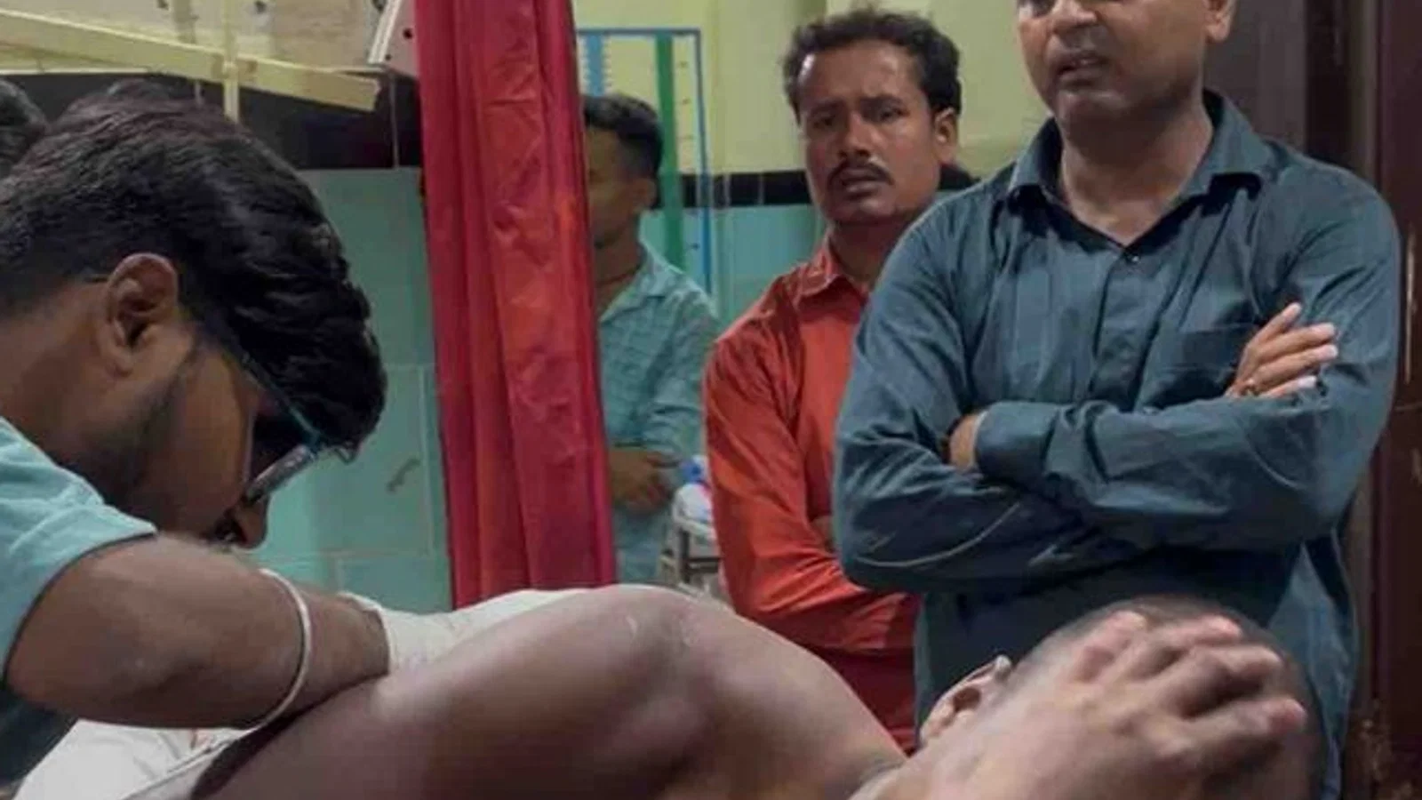 मोतिहारी में लिफ्ट देने वाले युवक पर कैंची से हमला: सहयात्री ने किया वार, शरीर पर 5 घाव; आरोपी गिरफ्तार