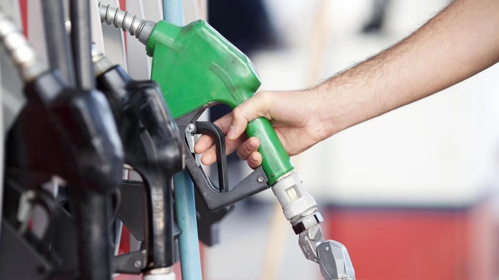 OMCs back interim LPG distributors' commission hike; ministry approval awaited