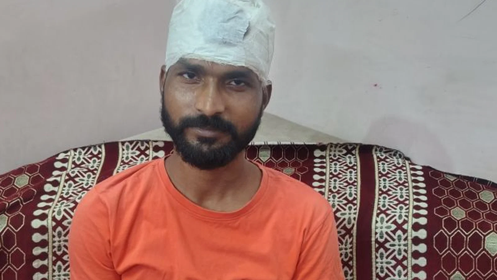 पार्क में टहल रहे युवक पर लाठी-डंडों से हमला: सिर पर आईं गंभीर चोटें, पुलिस ने अज्ञात हमलावरों पर केस दर्ज
