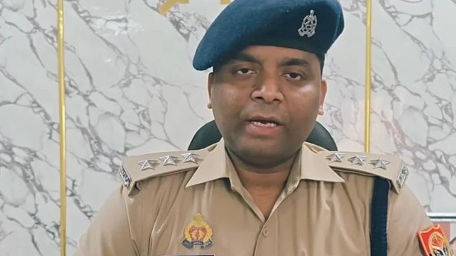 पति ने पत्नी के सिर पर कैंची से हमला किया: देहलीगेट थाना क्षेत्र में देर रात की घटना, पुलिस आरोपी पति की तल