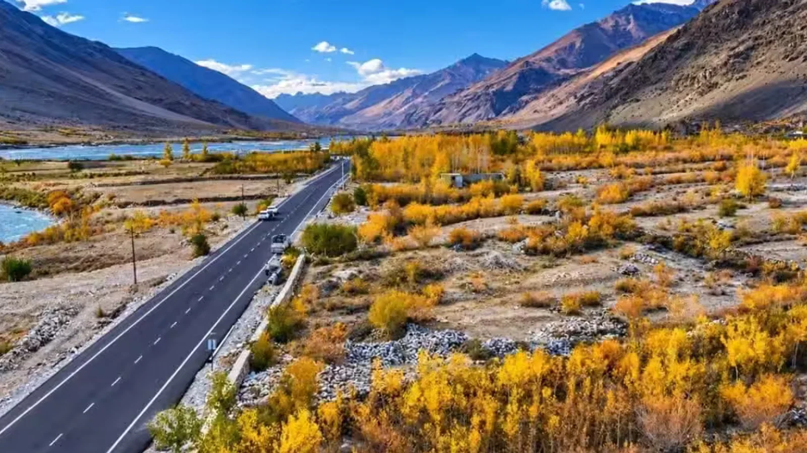 प्रधानमंत्री Modi inaugurates Rs 3,350 cr projects in Ladakh, including new Leh airport terminal