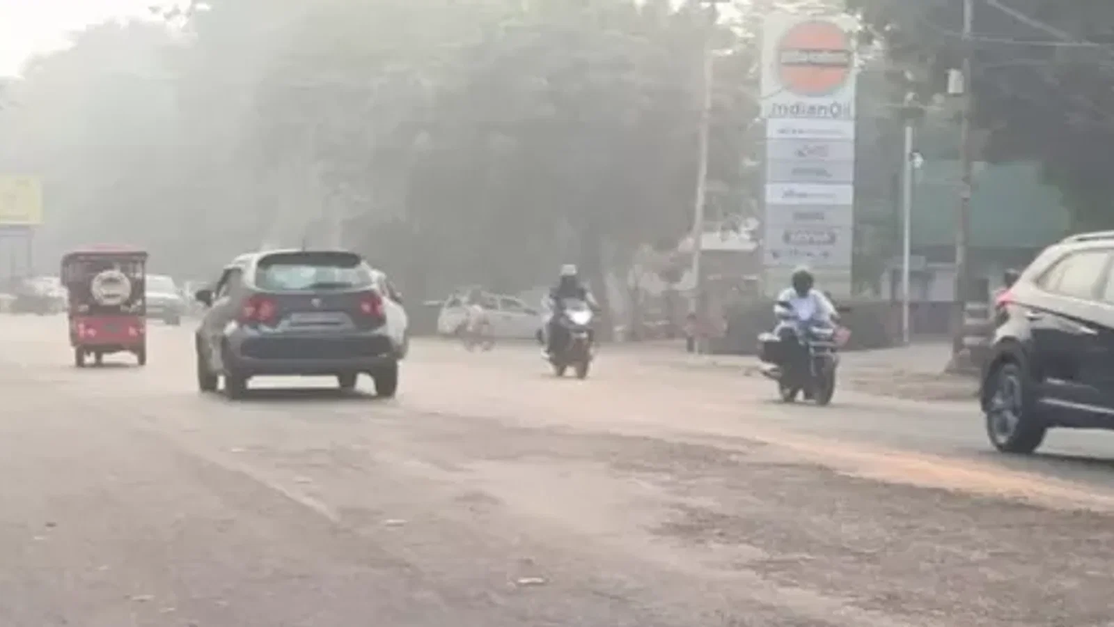 प्रयागराज में सर्दी का संकेत, एक सप्ताह में 3 डिग्री सेल्सियस गिरा न्यूनतम तापमान, मौसम बदलने लगा