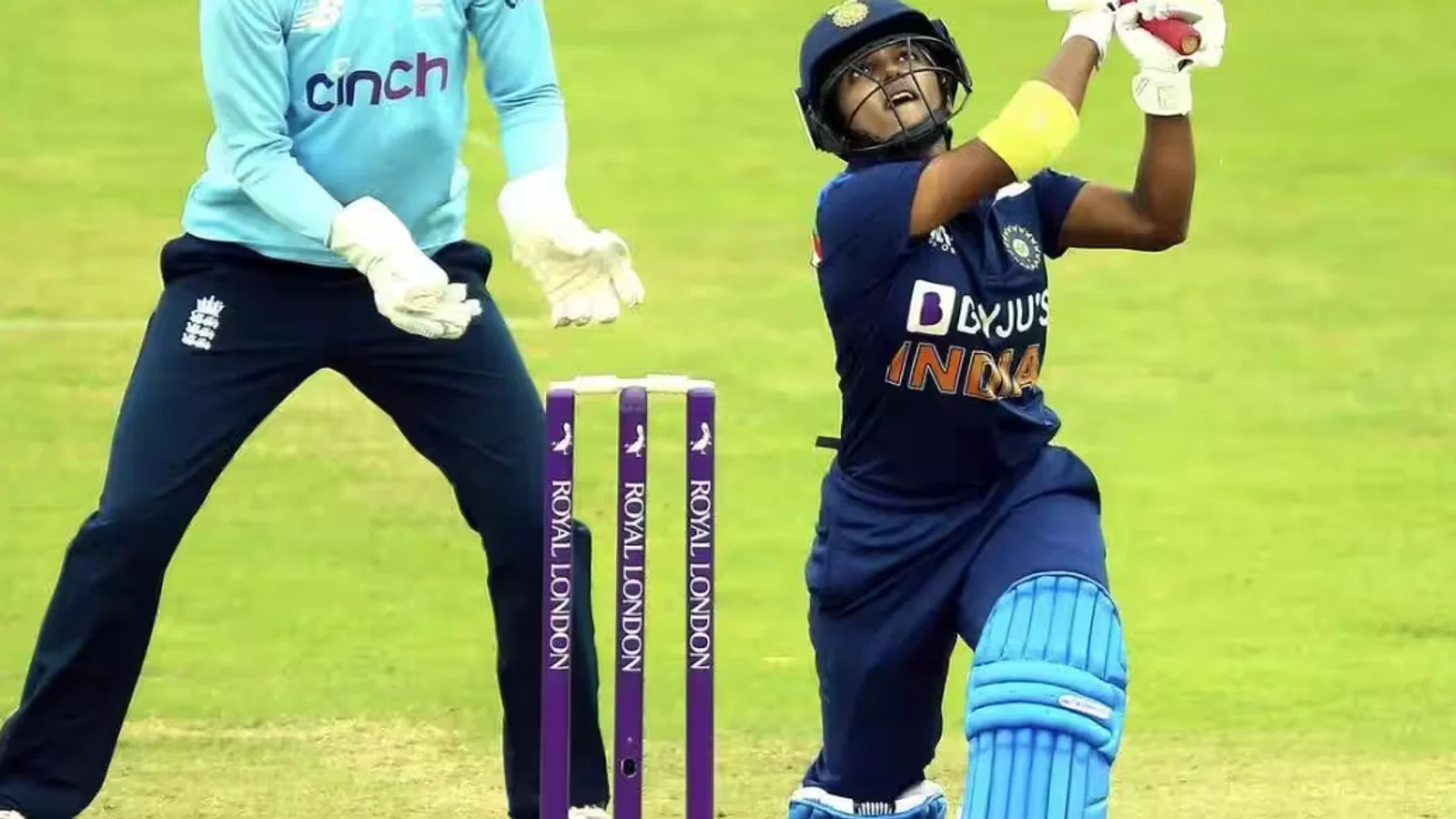 क्रिकेट: Punam raut retires from international cricket - पूनम राउत ने लिया अंतरराष्ट्रीय क्रिकेट से संन्यास - घटनाक्रम से जुड़ा सत्यापित चित्र