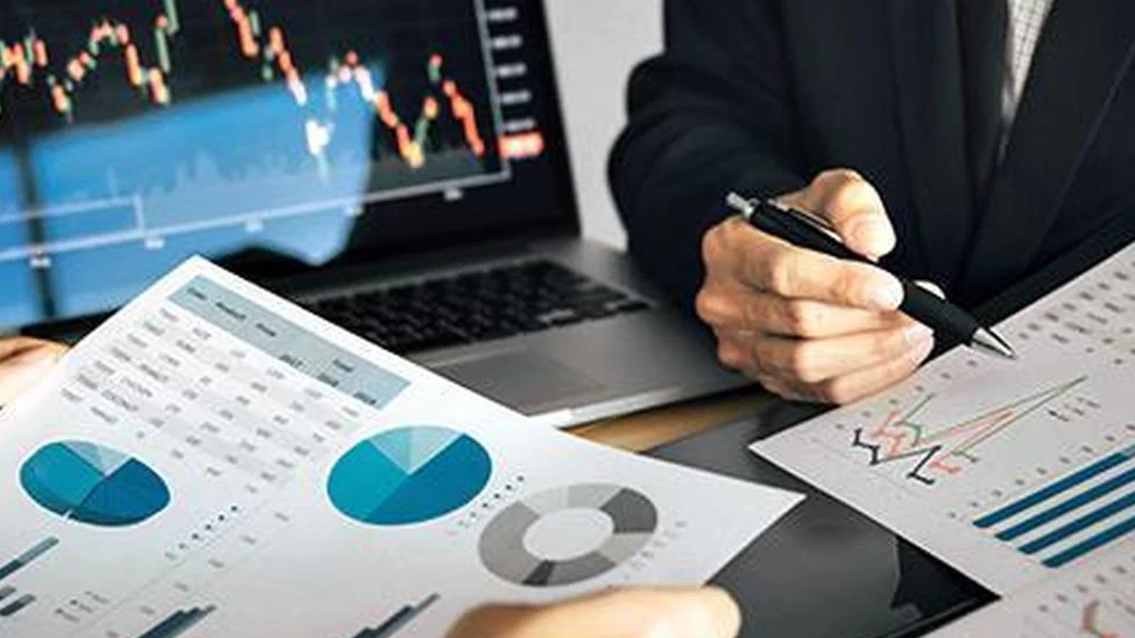 Q2 Results Today Live: Bajaj Auto Q2 PAT up 35%, Maruti Suzuki & Cipla profit down, ACC, Mazagon Dock PAT tumbles, Honeywell Automation PAT up, L&T, Vedanta Iron, Waaree Energies, SAIL, SBI Life, Tata Capital, Star Health, ABDL to announce Q2 results