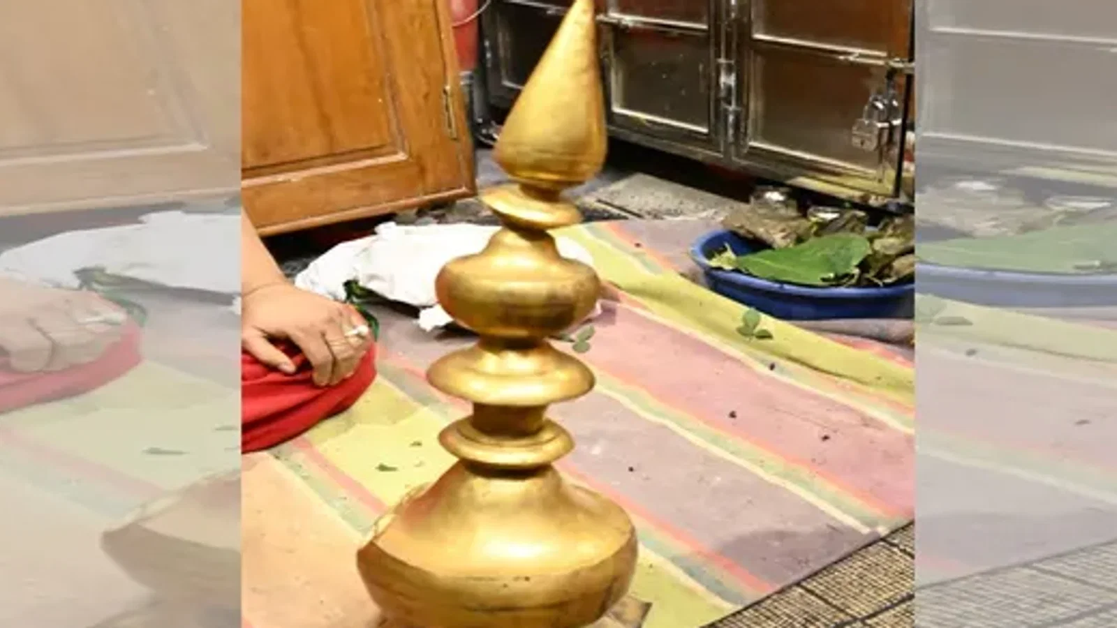 श्री काशी विश्वनाथ मंदिर प्रशासन ने बताया - 'सोने का गिरा शिखर लाकर में सुरक्षित है'