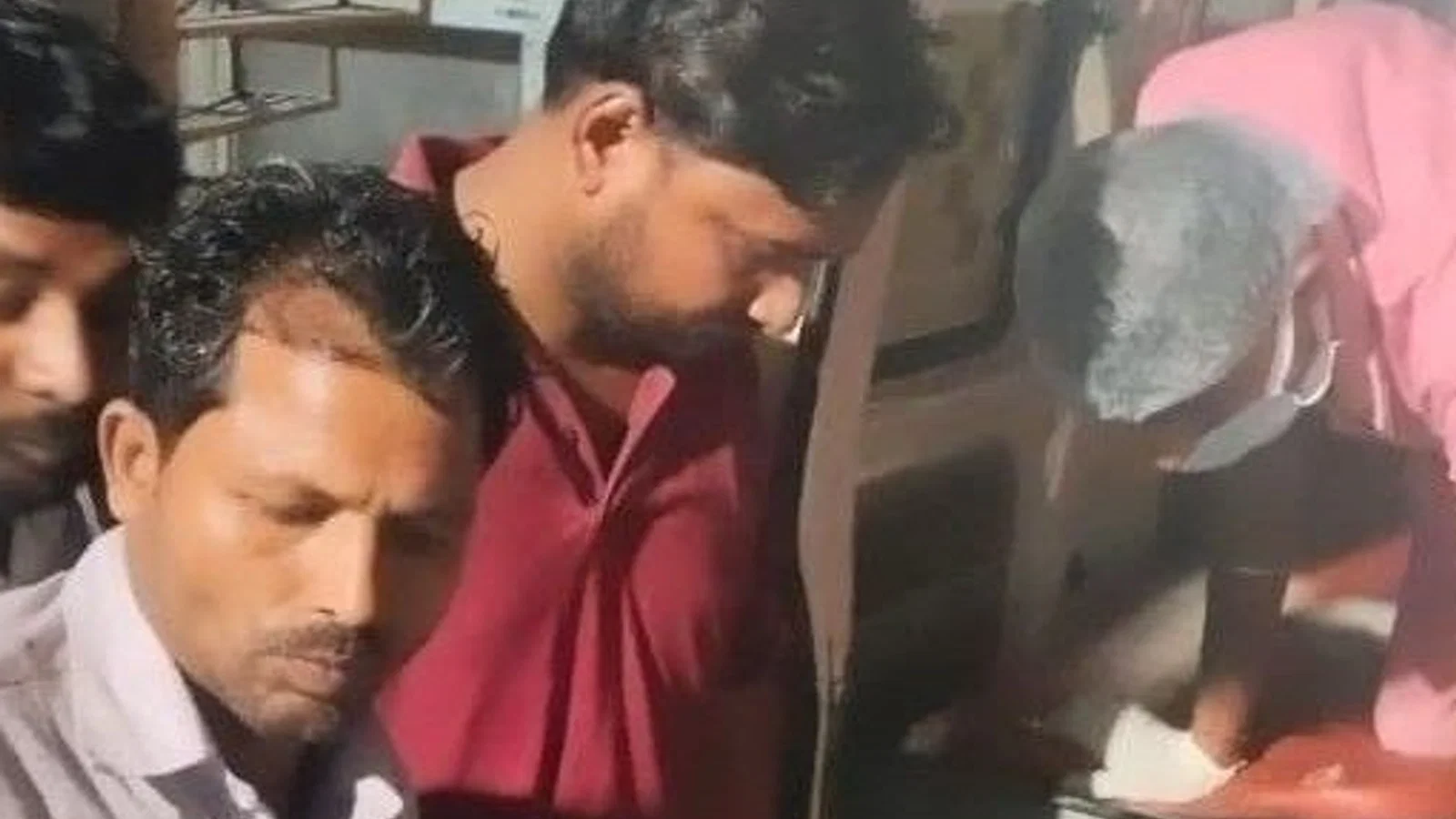 सो रहे शख्स को बदमाशों ने गर्दन में गोली मारी: सुपौल में एक आरोपी गिरफ्तार, घायल की हालत गंभीर