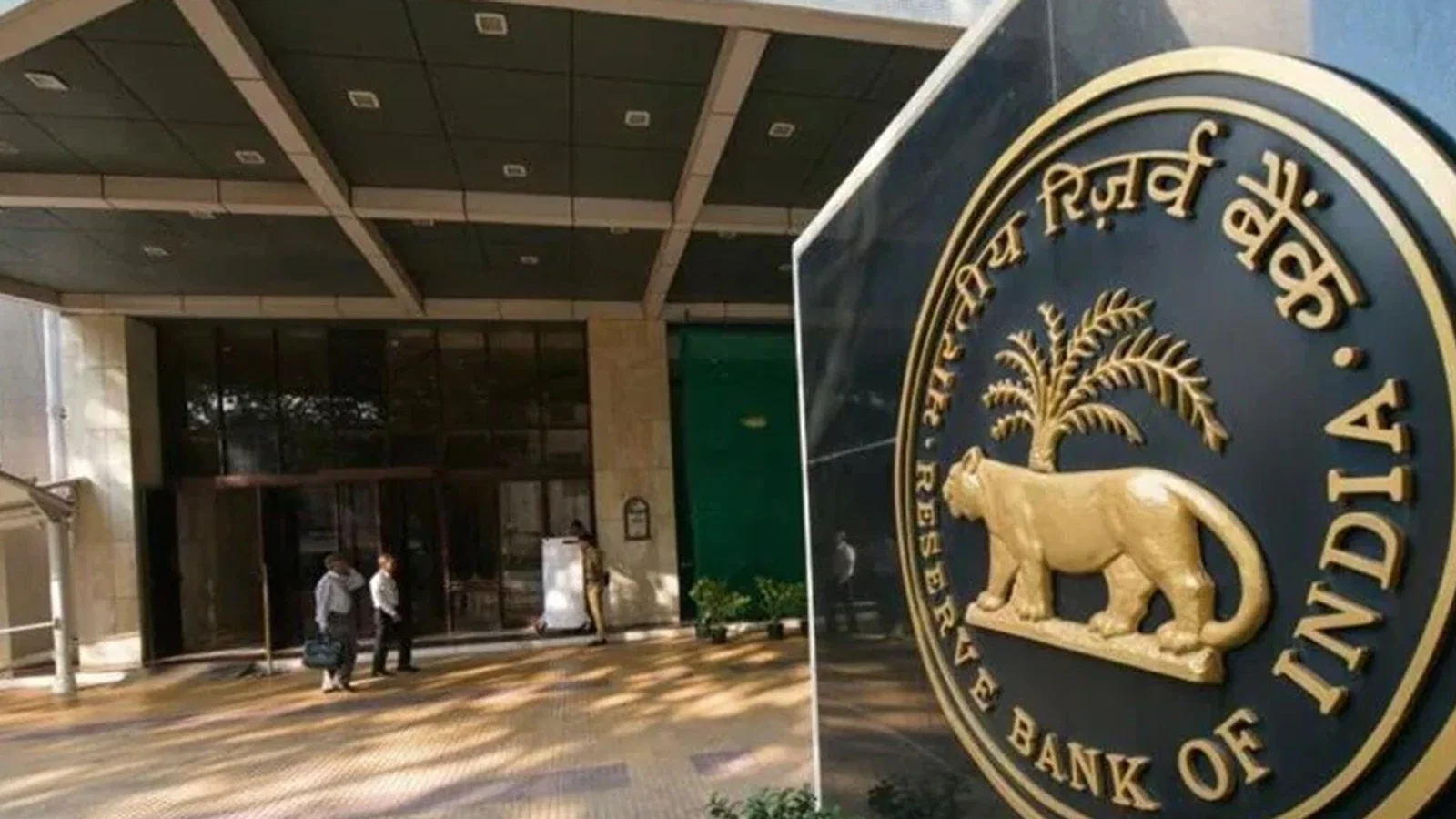 तेल कंपनियों को डॉलर बेचेगा RBI, 12 अक्टूबर को खुल रहा स्पेशल विंडो