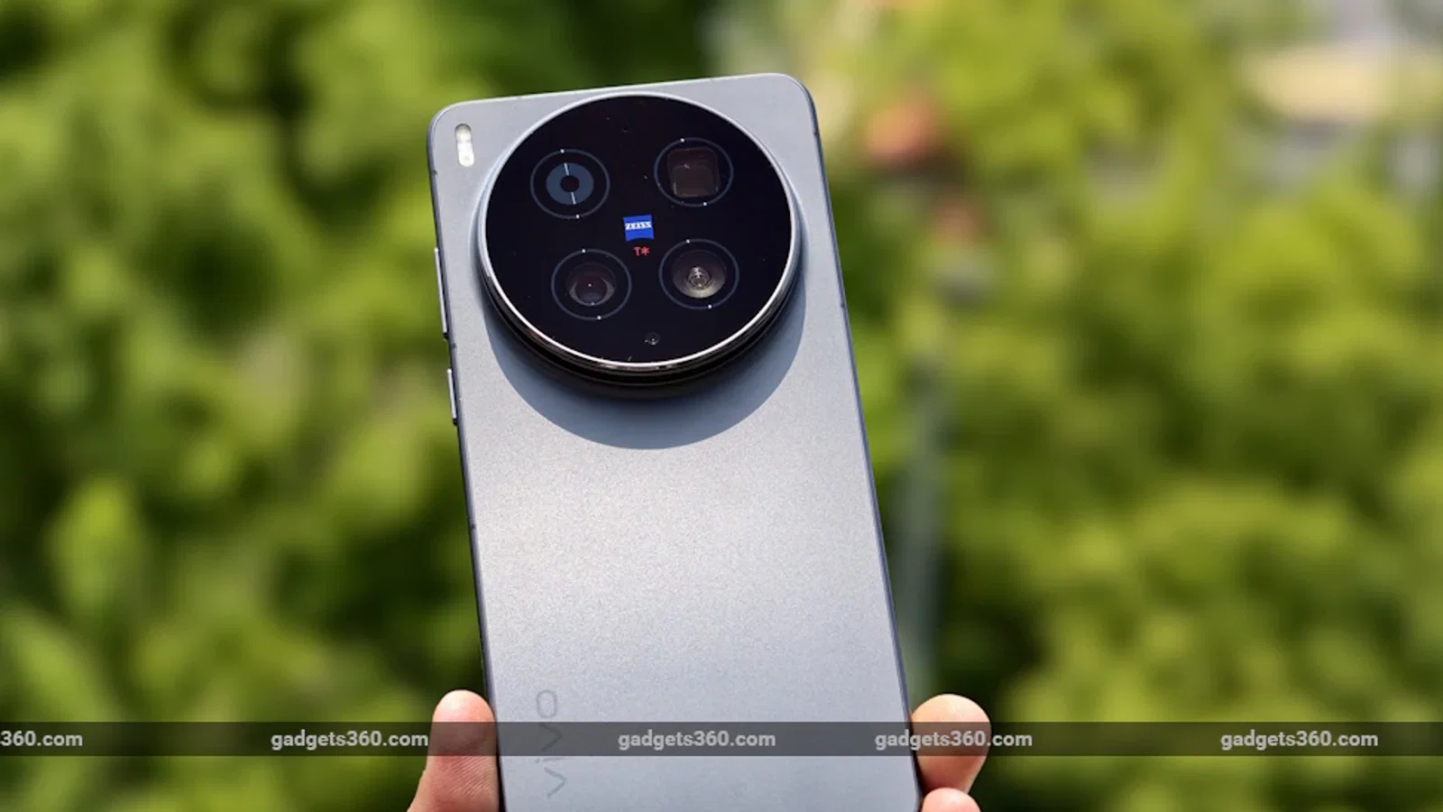 टेक अपडेट: Vivo X500 Ultra के लॉन्च की तैयारी, Snapdragon 8 Elite Extreme Gen 6 हो सकता है चिपसेट